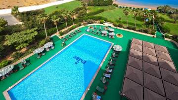 Spojené arabské emiráty, Ras Al Khaimah 4* letecky na 9 dní s all inclusive
