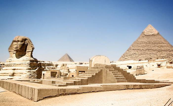 Sfinga a pyramidy v Egyptě