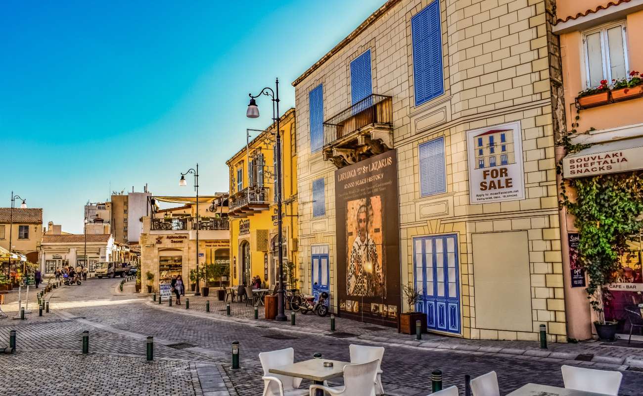 Larnaka: Starobylé, avšak živé kyperské městečko