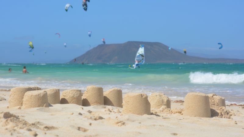 Na Fuerteventura jsou ideální podmínky pro windsurfing
